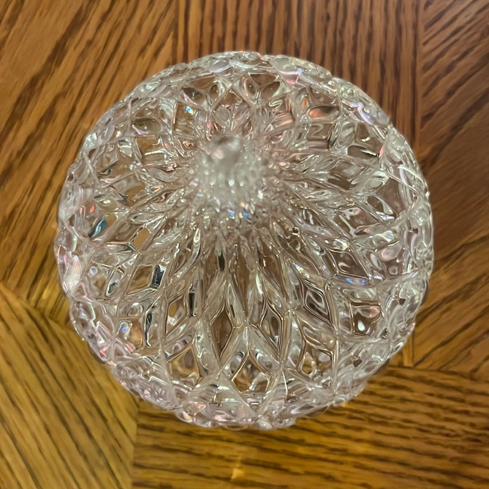 Shannon Hershey lead crystal kiss candy dish. Excellent condition.